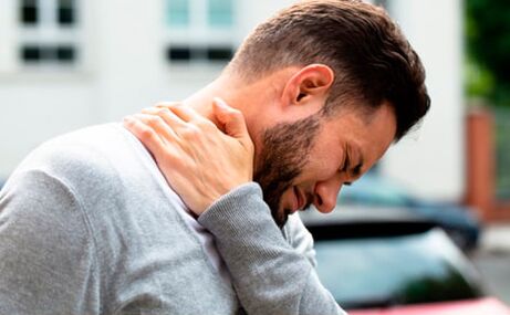 If your neck hurts, you need to understand the cause of the pain.